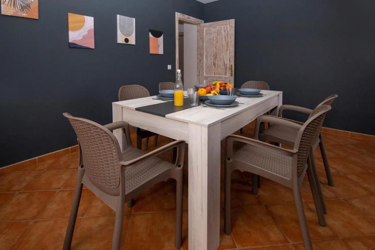 Holidayvilla Volcan - Bbq , Pool , Garden, Rural By Holidays Home La Oliva Villa