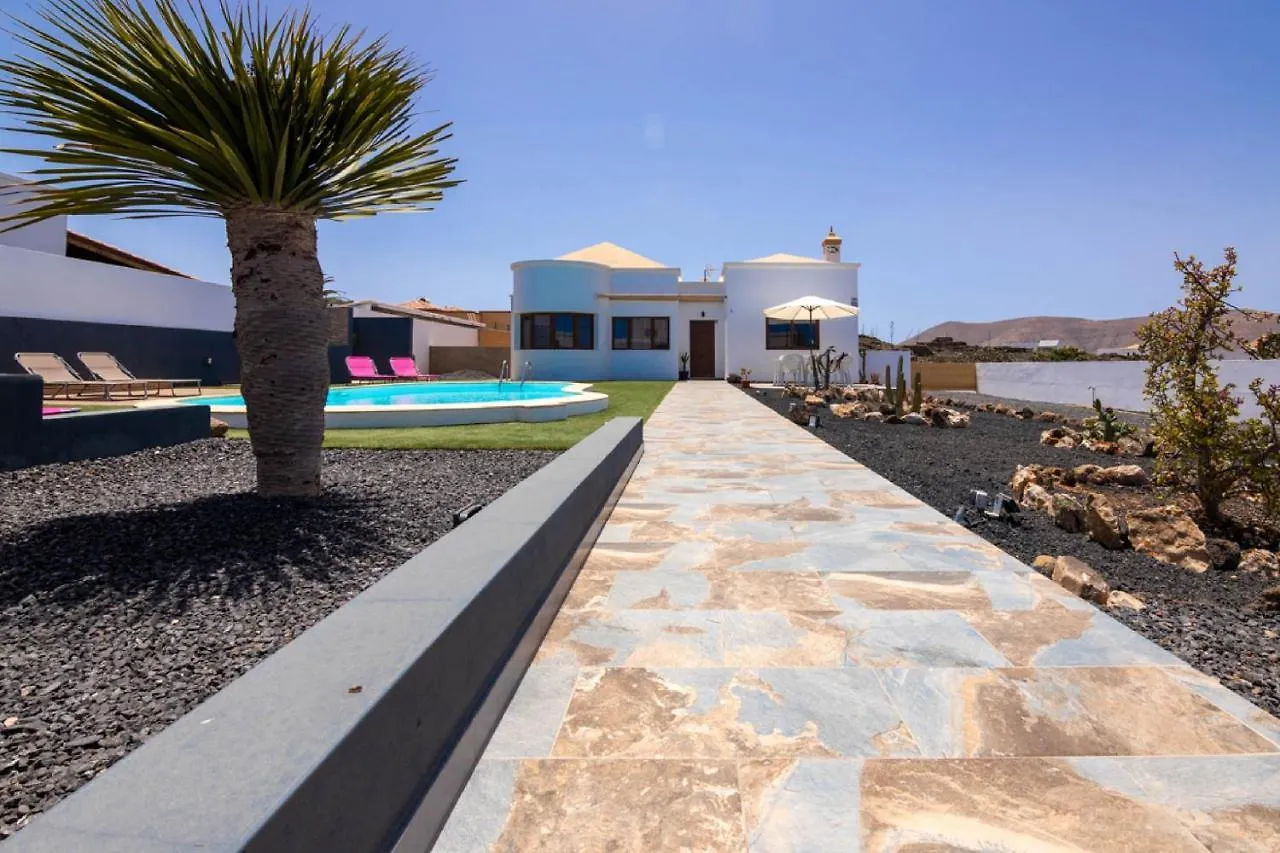 Holidayvilla Volcan - Bbq , Pool , Garden, Rural By Holidays Home La Oliva Villa