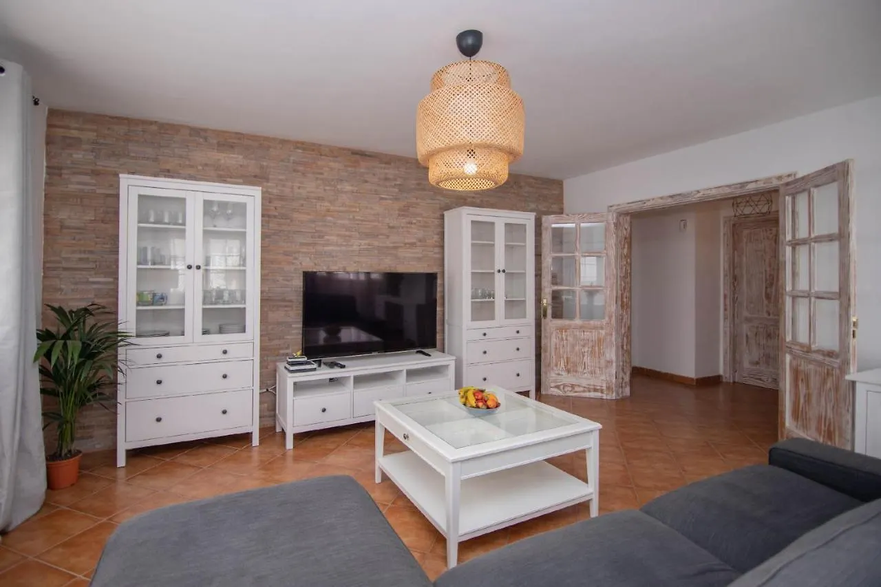 Holidayvilla Volcan - Bbq , Pool , Garden, Rural By Holidays Home La Oliva