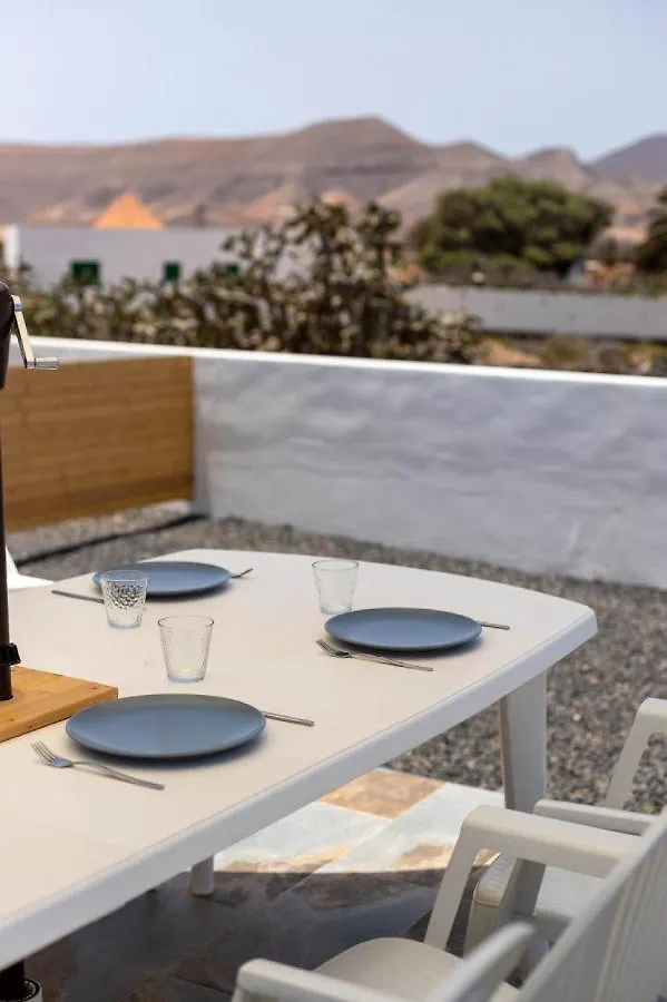 Holidayvilla Volcan - Bbq , Pool , Garden, Rural By Holidays Home La Oliva Villa