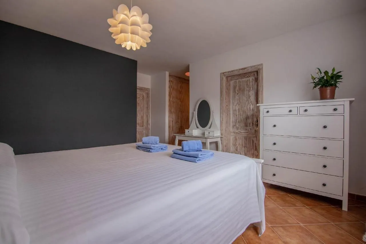 Villa Holidayvilla Volcan - Bbq , Pool , Garden, Rural By Holidays Home La Oliva Spain