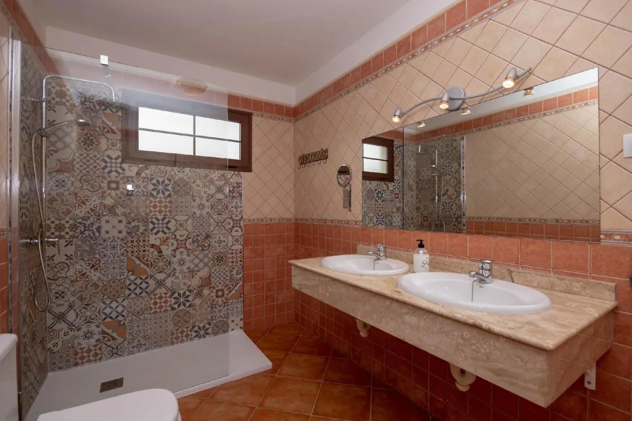 Holidayvilla Volcan - Bbq , Pool , Garden, Rural By Holidays Home La Oliva Spain