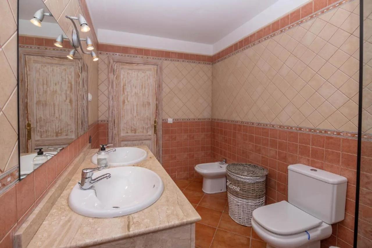 Holidayvilla Volcan - Bbq , Pool , Garden, Rural By Holidays Home La Oliva Villa